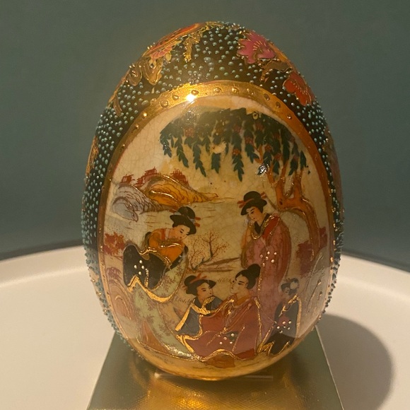 Vintage Satsuma Moriage Style Egg Hand Painted Geisha Floral Gold 4” H - Picture 3 of 9